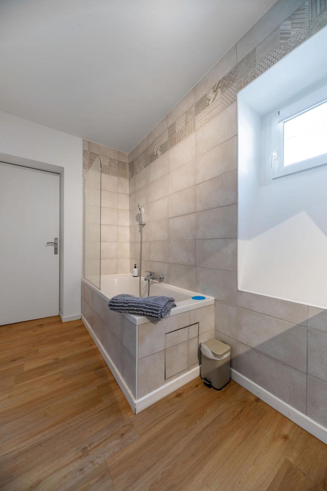 Le Celestin - 2 Avec Jardin En Centre Apartment *